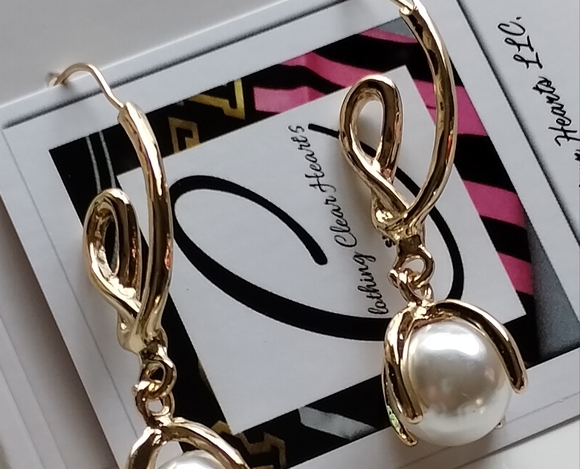 Retro Pearl Ear Hook - Picture 4 of 4